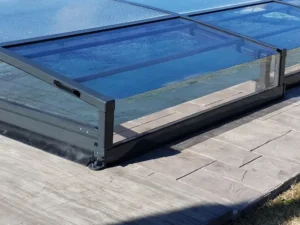 Abri de piscine bas en verre